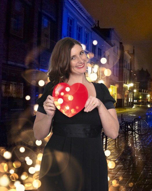 victoria-with-heart-on-street