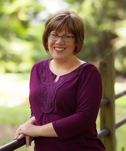 4MediaKit_AuthorPhoto_ToKissAThief_Susanna Craig