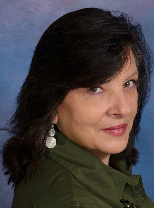 MediaKit_AuthorPhoto_VictoriaAtSea