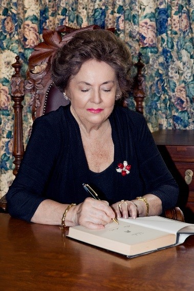 mediakit_authorphoto_poincianaroad