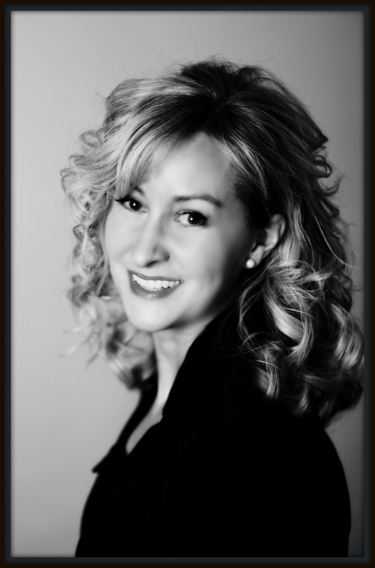 Shae Black and White